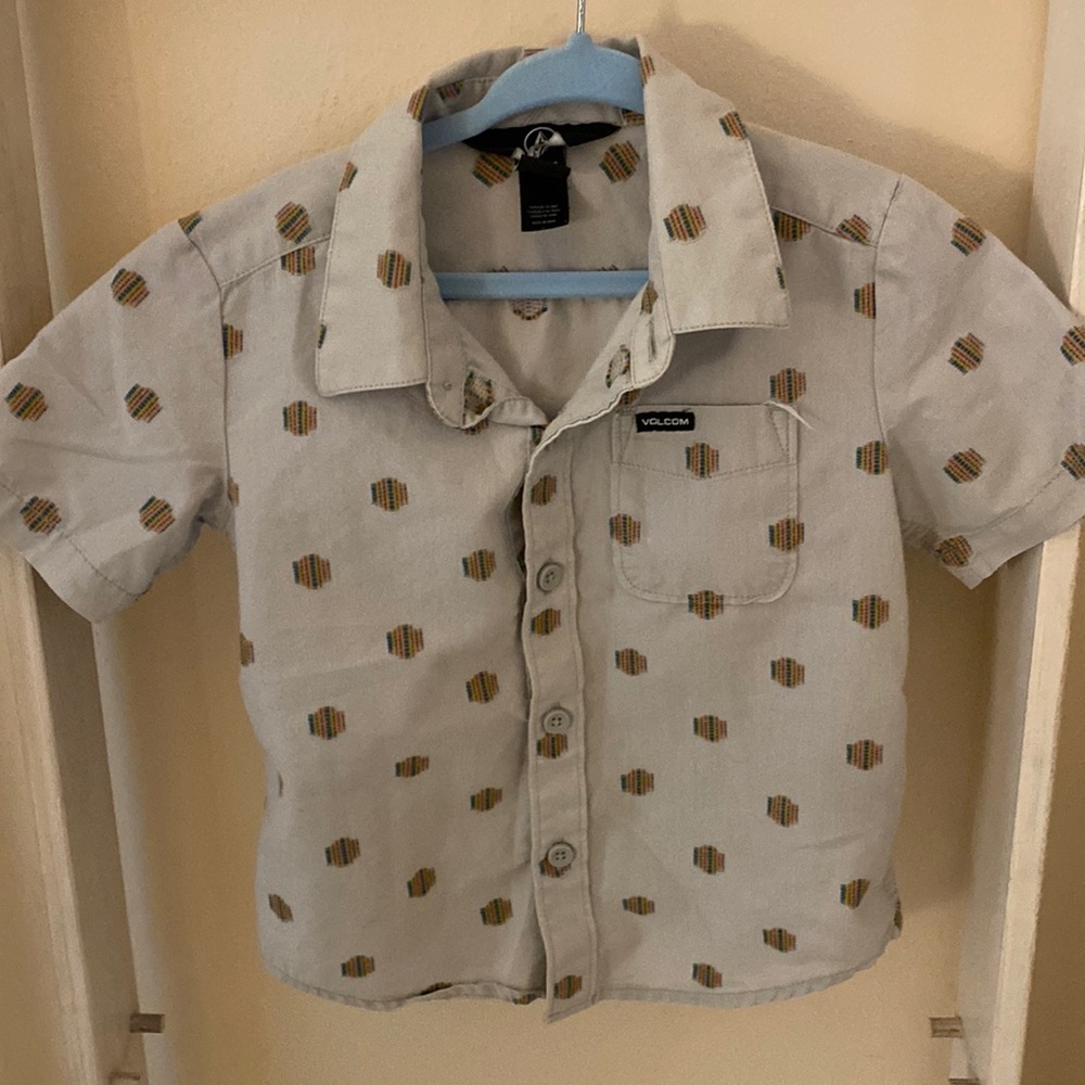 Volcom button down t shirt